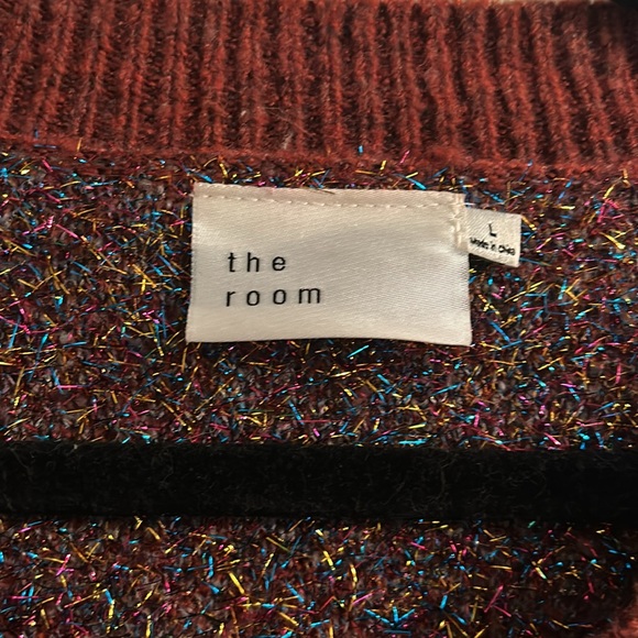 The room - fun sparkly tinsel sweater - Picture 2 of 3